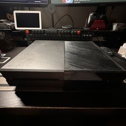 Microsoft Xbox One 1540 500GB Console W/ One Controller and 9 Games