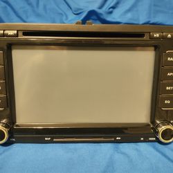 VW VOLKSWAGEN CAR AUDIO TOUCHSCREEN HEAD RADIO UNIT, $20 !