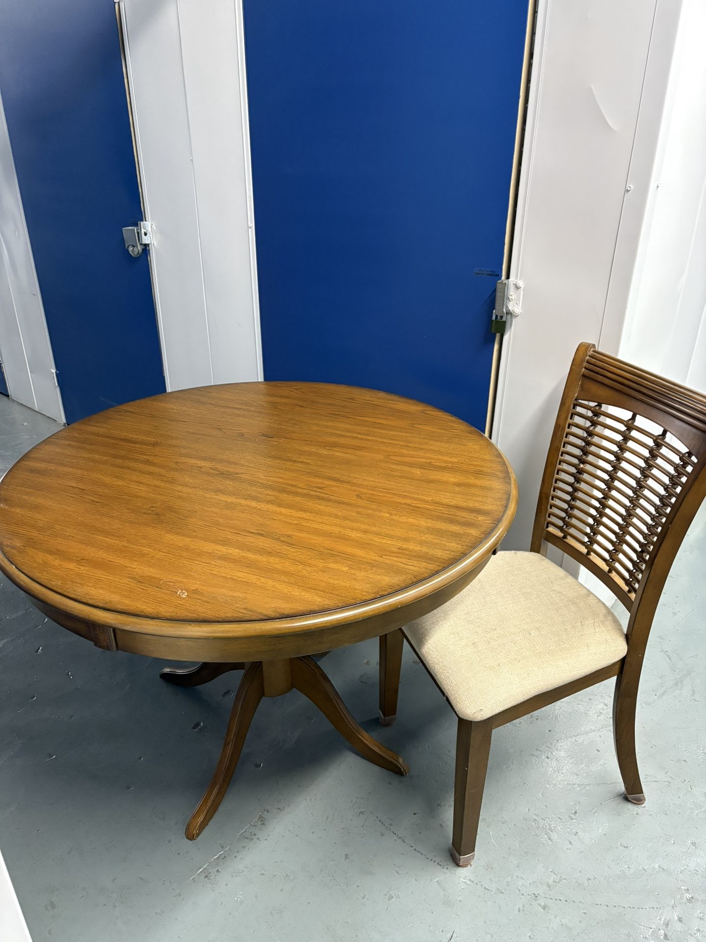 Wood Round Tables With 4 Chairs