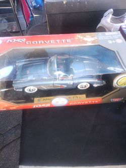 Motor Max 1958 Corvette Die-Cast Model Car