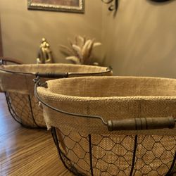 Farmhouse nesting baskets - chickenwire and burlap - measurements in photos