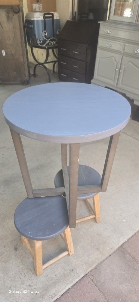 End Table 21" Top×24" Tall $25