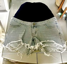 MATERNITY SHORTS (NWOT)