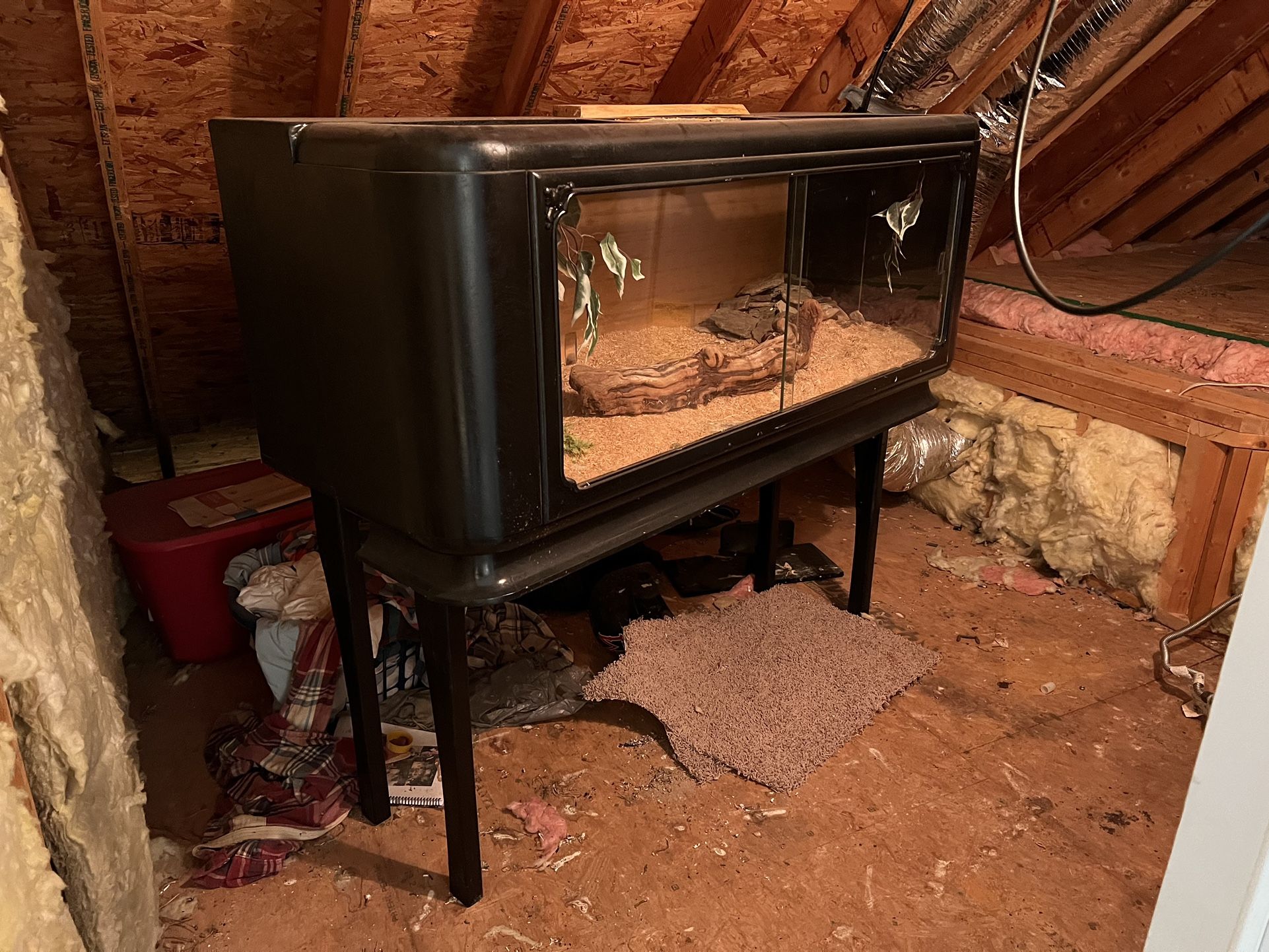 Very Cool Wooden Reptile Cage With Glass Doors for Sale in Whisper Pnes