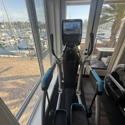 Precor AMT 885 Elliptical Open-Stride P82 Touchscreen - Like New Save $12+k - Moving Now - Priced Very Low for Fast Sale - Delivery