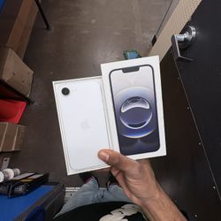 Phone 16e BLOCKED BRAND NEW