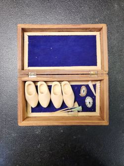 Box with miscellaneous trinkets