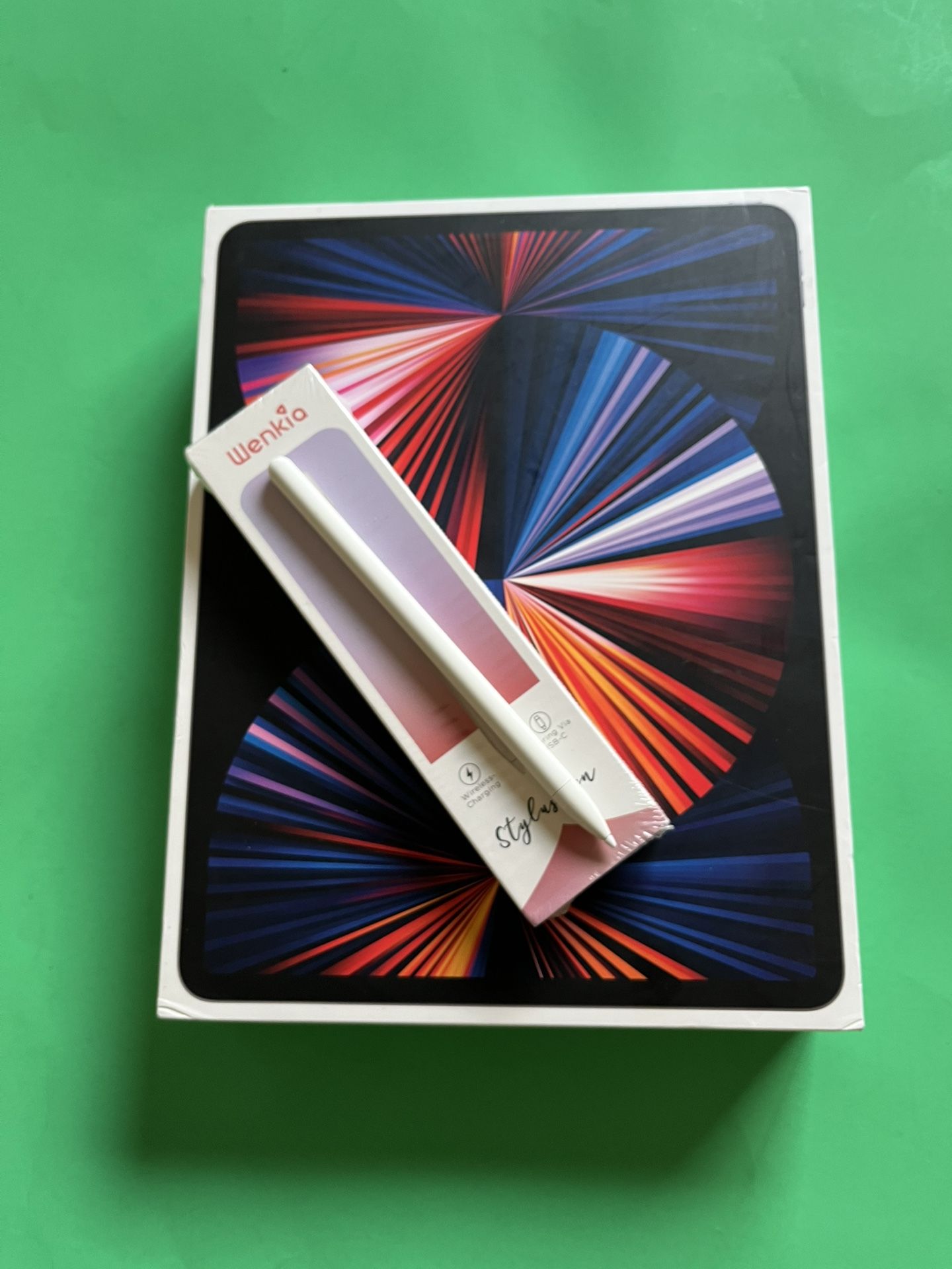 Apple iPad Pro 12.9” 5th Generation (2021 - M1 Chip) 2TB With Pen & Keyboard Case 