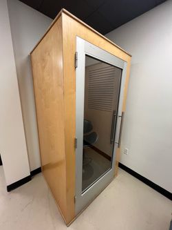 Office Privacy Pod / Phone Booth – Sound Reducing Work Booth