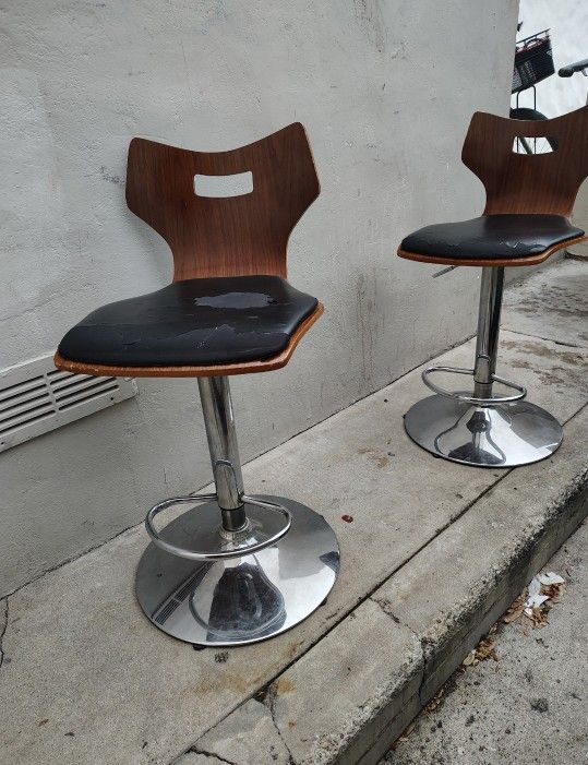 AMERY SWIVEL BAR STOOLS