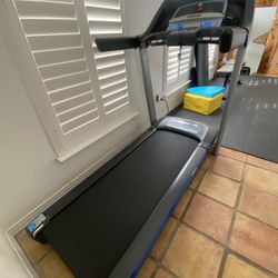 Horizon T101 Treadmill