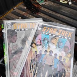 150 Books Of Comics $2 A Piece But If You Buy The Whole Box A Dollar A Piece If You Buy Tomorrow Saturday November 29th I'll Give You 50 Books For Fre