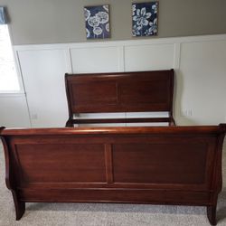 King size sleigh bed