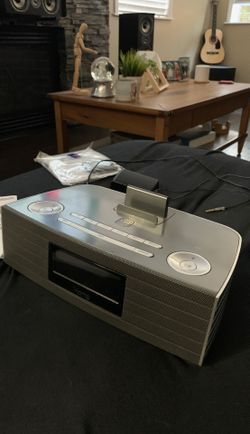 iHome alarm clock bluetooths with phone