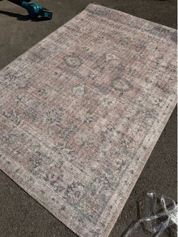 New Loloi “Skye” area rug Blush/Grey, 5’ x 7’6”