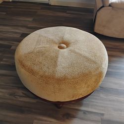 Gold Ottoman, (Pick Up Location Oroville Ca)