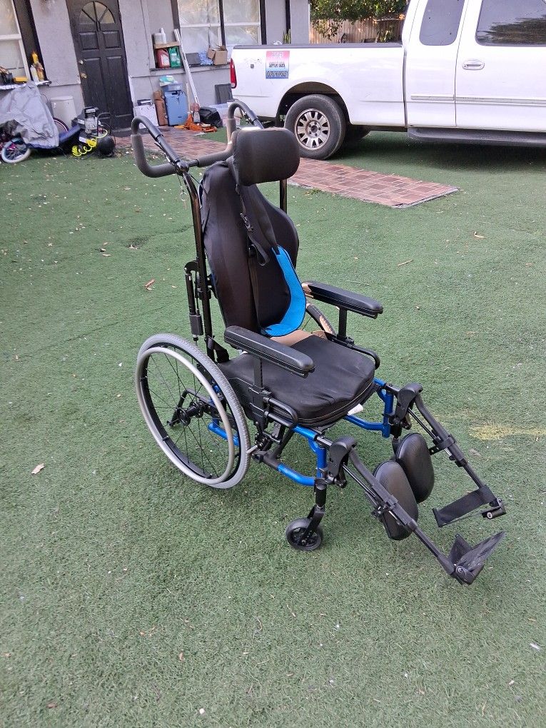 CATALYST WHEELCHAIR