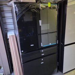 SAMSUNG COUNTER DEPTH REFRIGERATOR WITH AI HOME