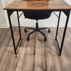 Desk & chair 
