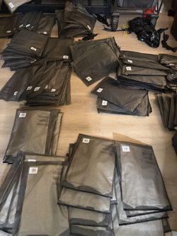 🚨BULK/SINGLE ESSENTIAL SHIRTS🚨