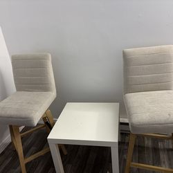 2 Bar Stools