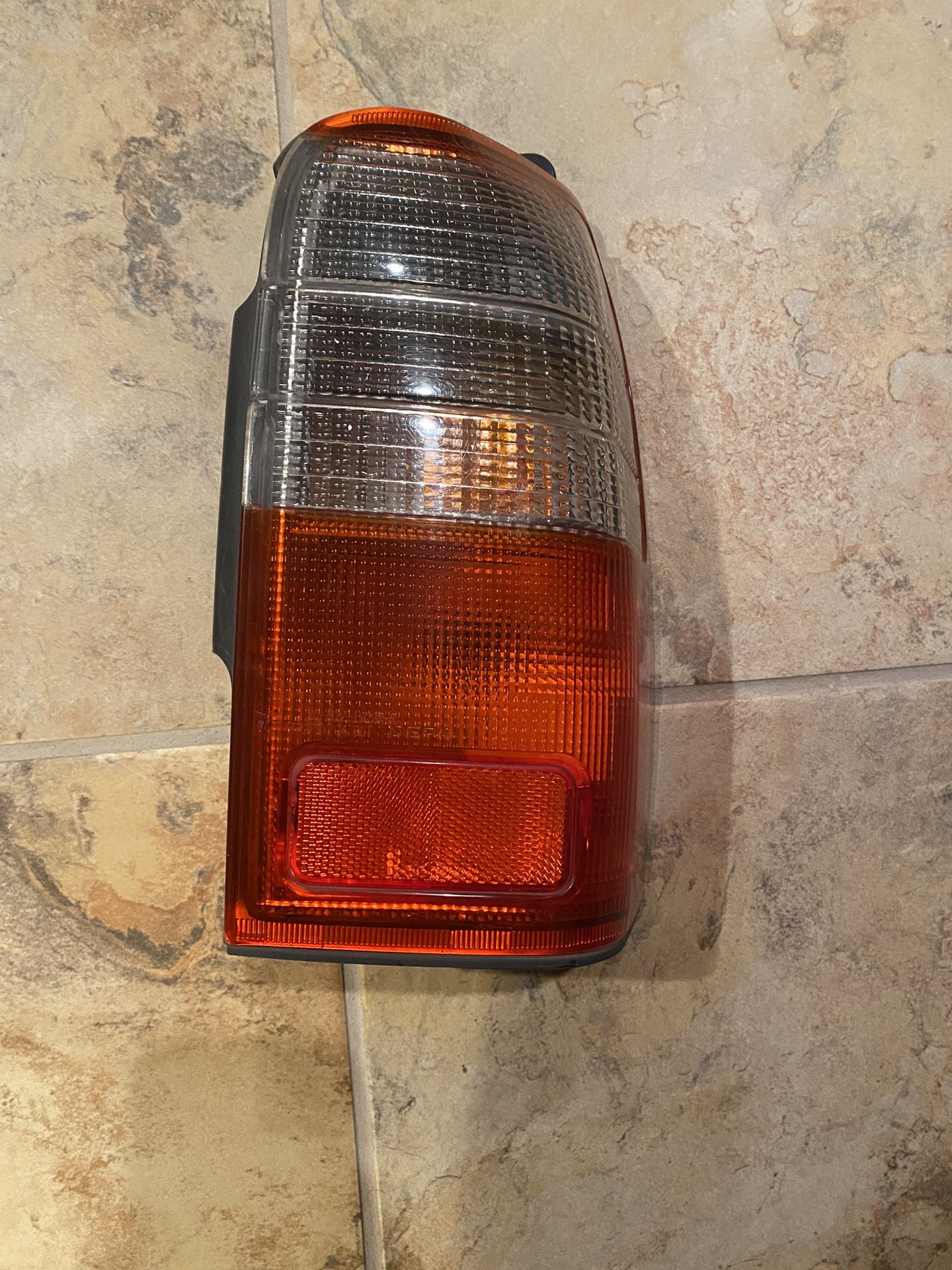 4runner taillight - 3rd gen passenger side