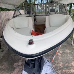 Bayliner 2004 18.9 Listo Para El Agua