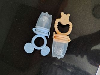 Winnie the Pooh teething feeders