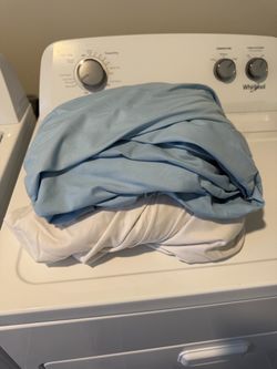 2 Queen Fitted Sheets