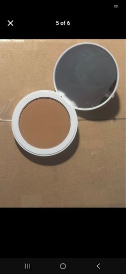Make up by mario Compact Pressed Powder with Mirror