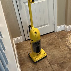 Lightweight Vacuum Cleaner 