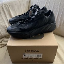 adidas yeezy Boost 700 mnvn black  - new size 11.5