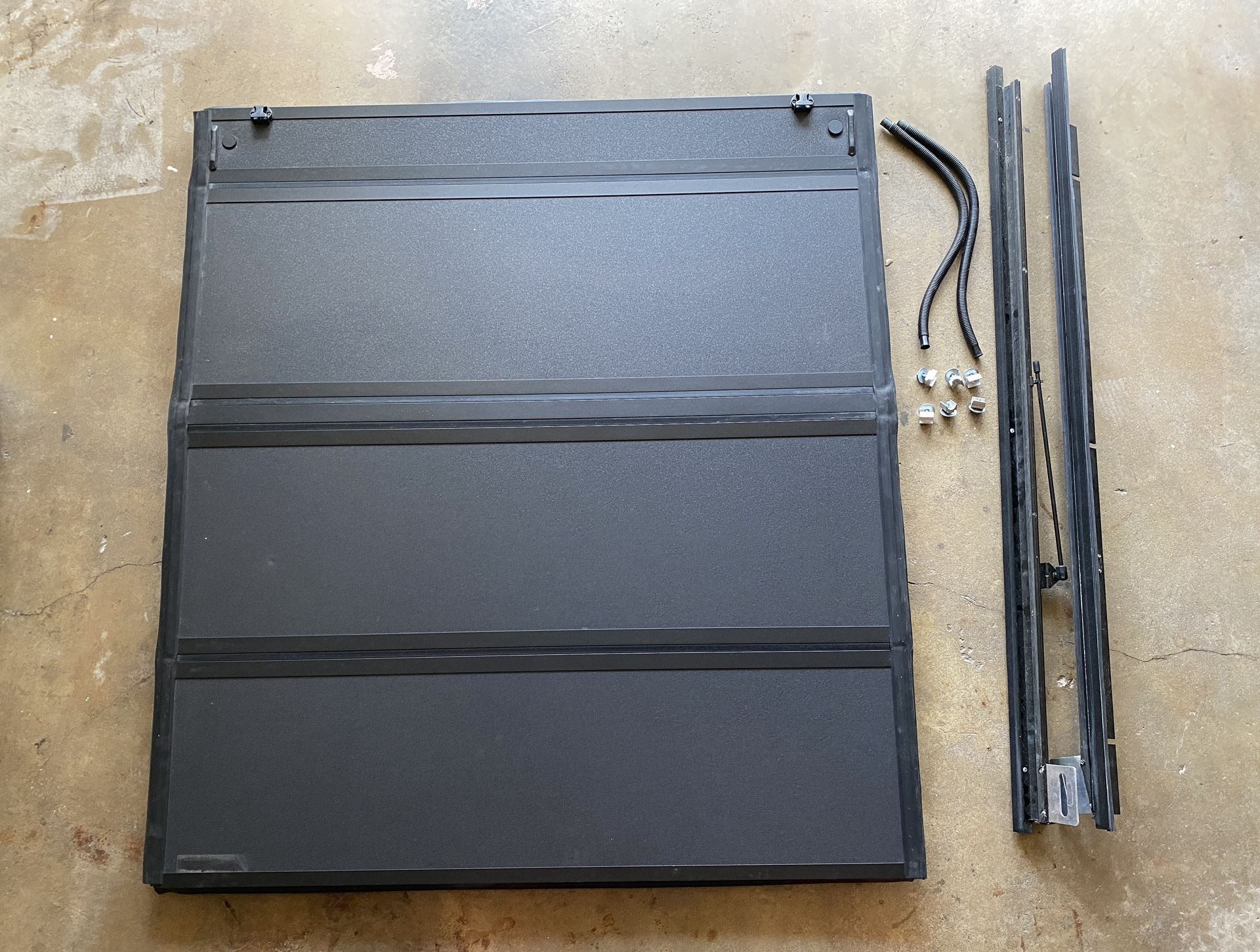 Toyota Tacoma BAKFlip MX4 Tonneau Cover (2nd Gen ) 5ft Bed