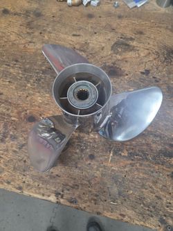 Honda 130hp outboard propeller