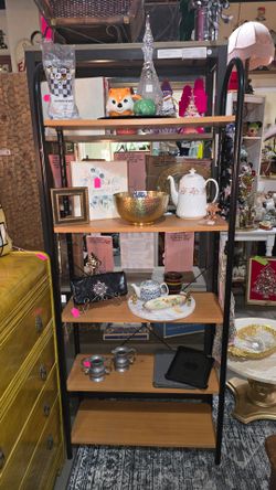Rounded top etagere bookshelf metal & wood.