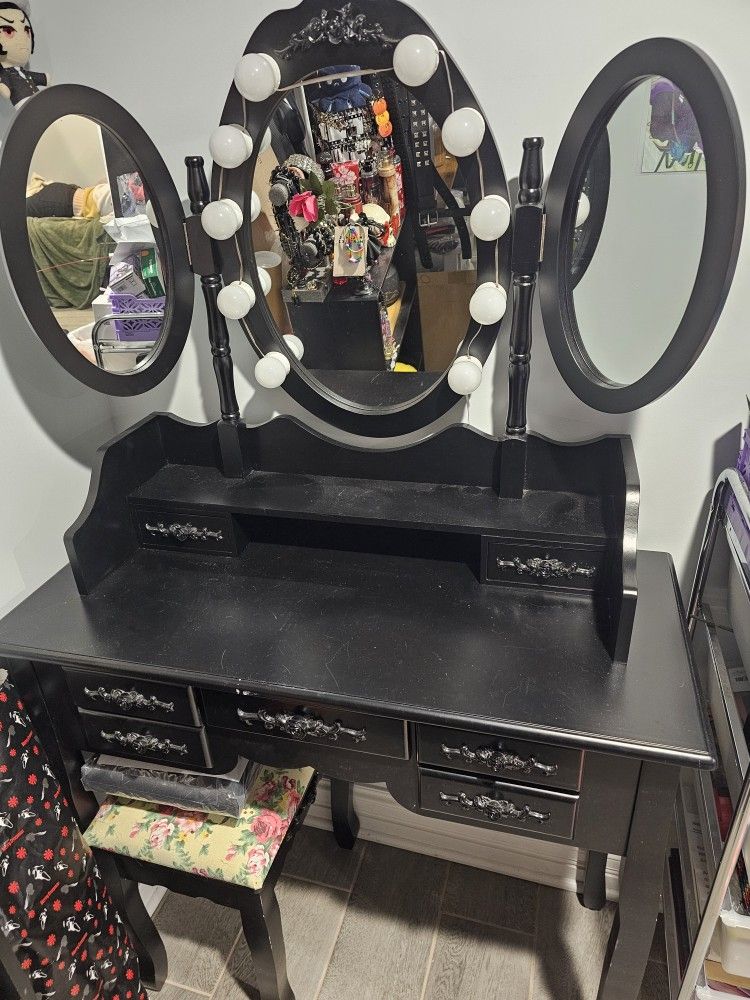 CHARMAID Vanity Set with Tri-Folding Mirror and Cushioned Stool