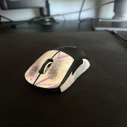 Superlight Gaming Mouse