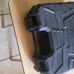 New Portable Car Wash Pressure Gun.. With 2 Power Batteries And Case.  Dont Need It So It's Up For Sale 