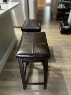 2-piece bar stools