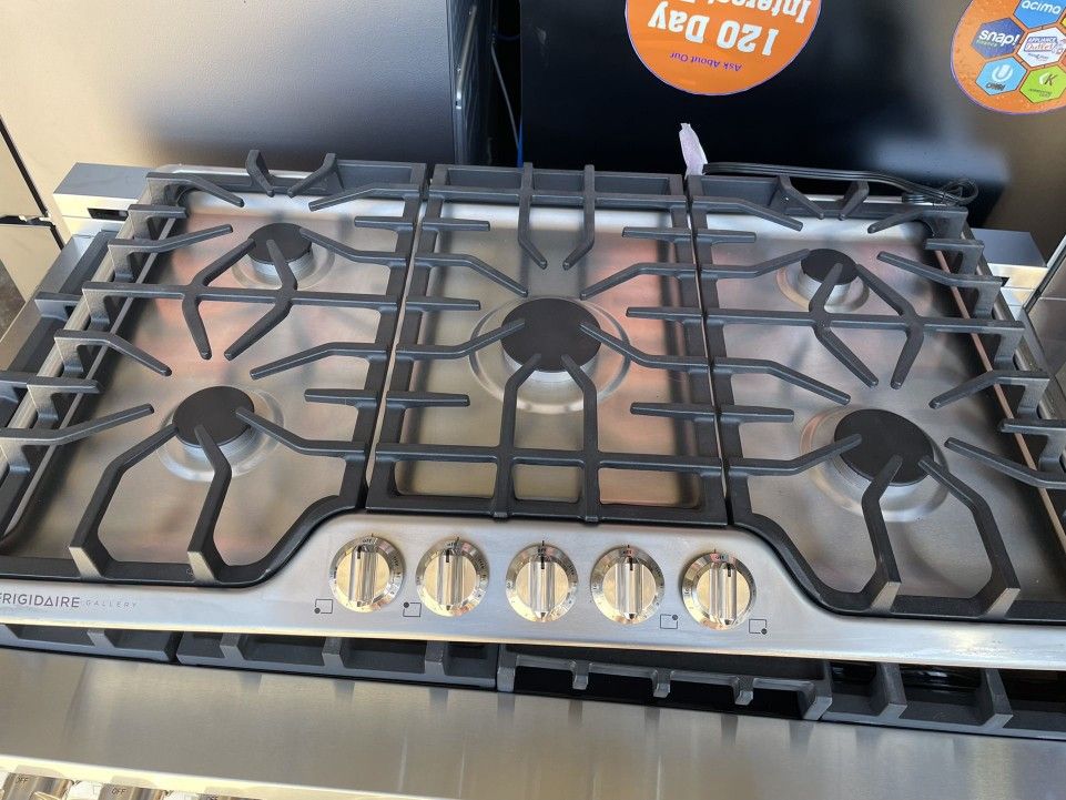 Frigidaire Stainless Steel 36" Gas Cooktop for Sale in North Las Vegas