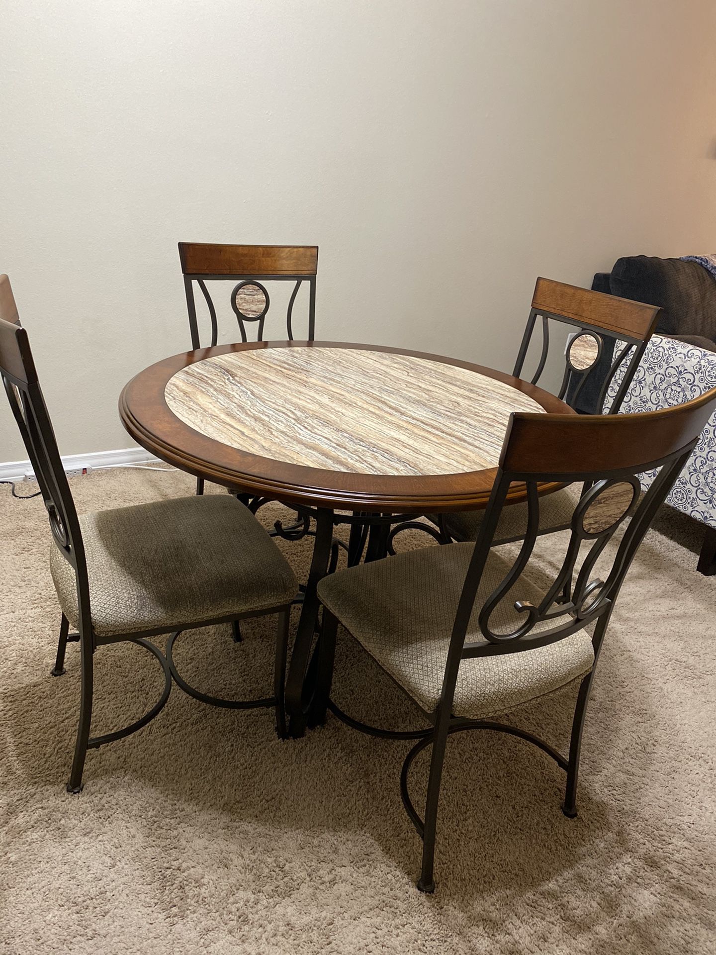 Luxury dining/breakfast table with 4 chairs