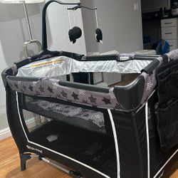 Baby Trend Trend e-nursery Center Playard