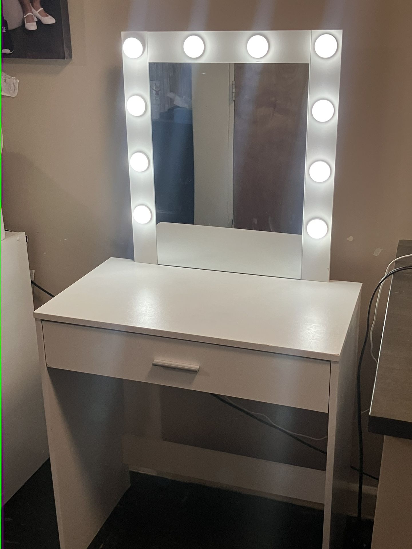 Lightup Makeup Vanity