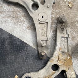 Chrysler 200 OE Control Arms (needs bushings)