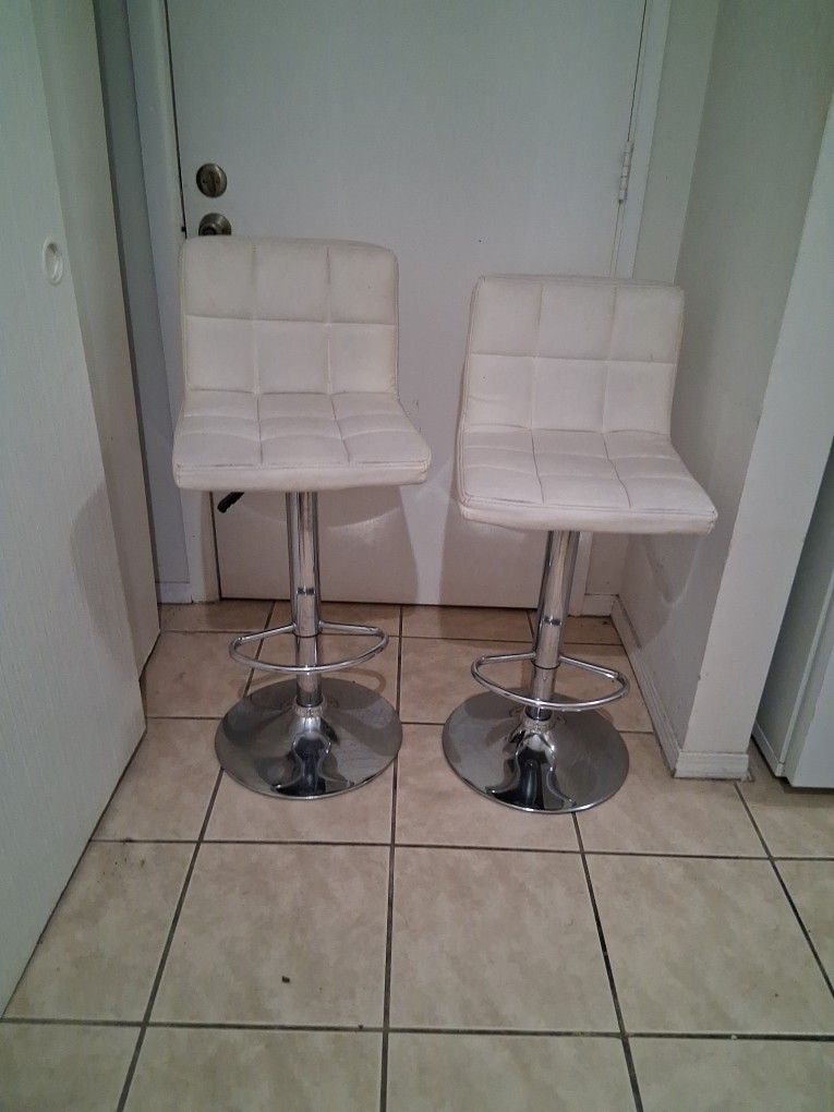 Recliner Chair With Leather Sitting Material PICKUP At West Pico Blvd & South Barrington Avenue, Los Angeles, 90064