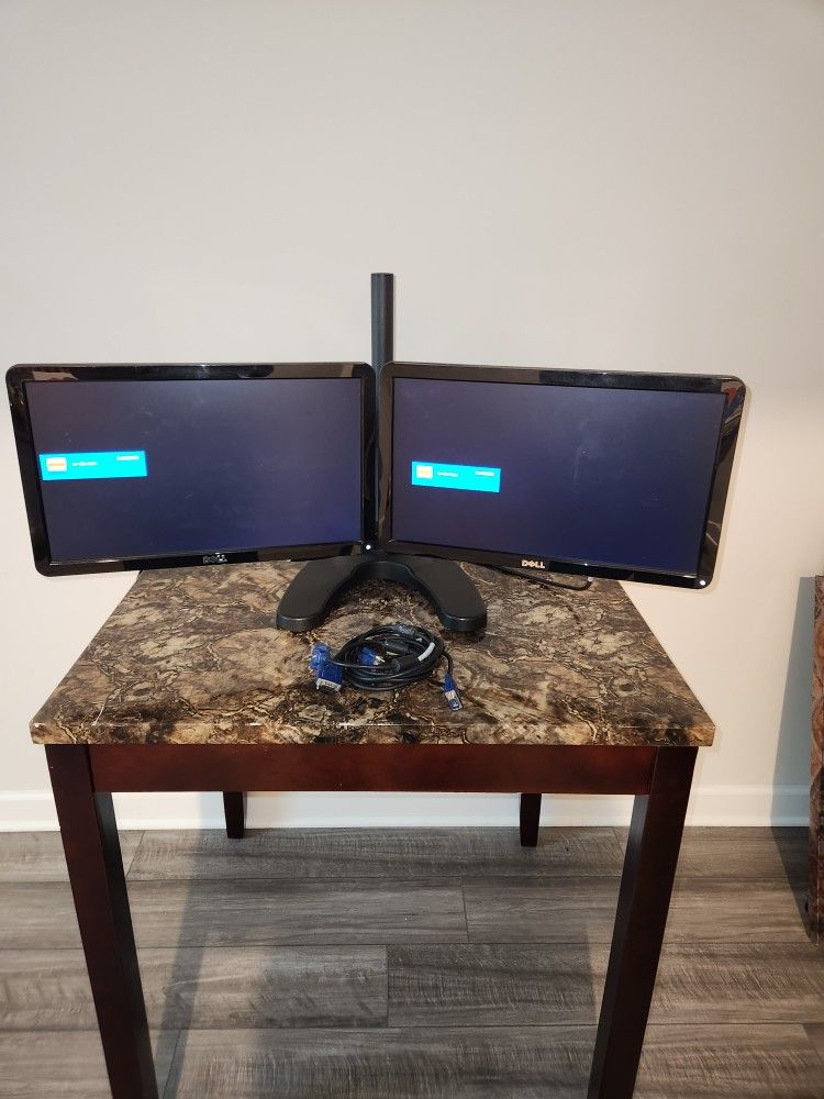 Dual Dell 19' Monitor w/stand