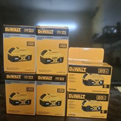 Baterías Dewalt $60 Cada Una Solo Personas  Con Interes De Comprar 