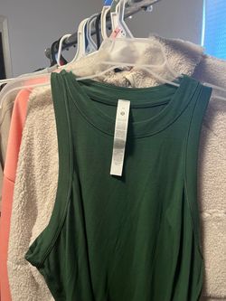 New original lululemon Tank size Large