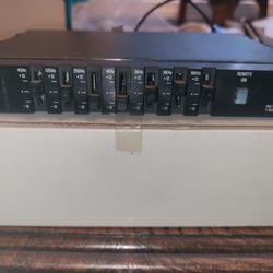 ALPINE 3319 -7 BAND GRAPHIC EQ PREAMP