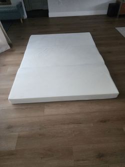 Queen Memory Foam Mattress Topper, 6-inch Tri-fold